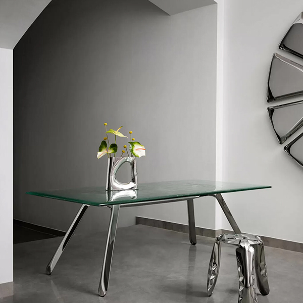 Nogi Table